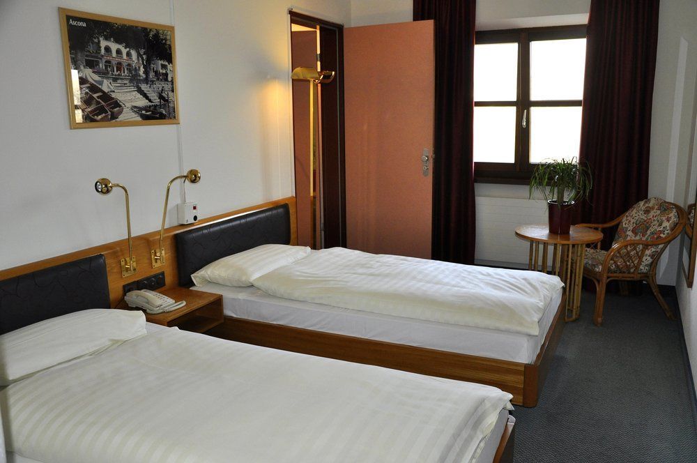 Hotel Bellinzona Sud Swiss Quality Monte Carasso Bagian luar foto